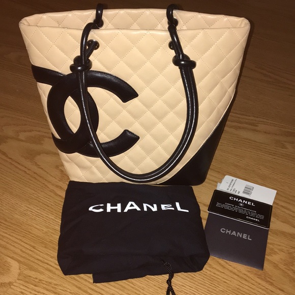 CHANEL Handbags - Chanel small cambon tote EUC